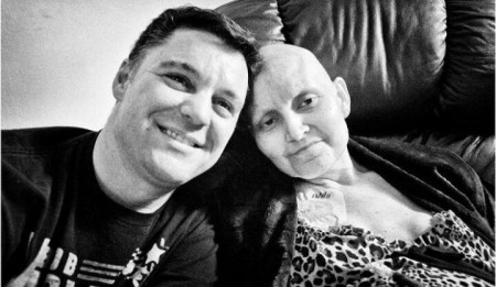 彼は妻の癌治療のあらゆる段階を撮影しました。 最後の写真を見ても泣かないでください。